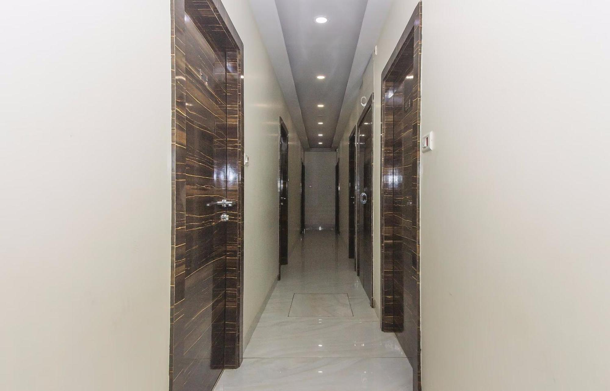 Capital O Hotel Pearl Near Us Embassy 孟买 外观 照片